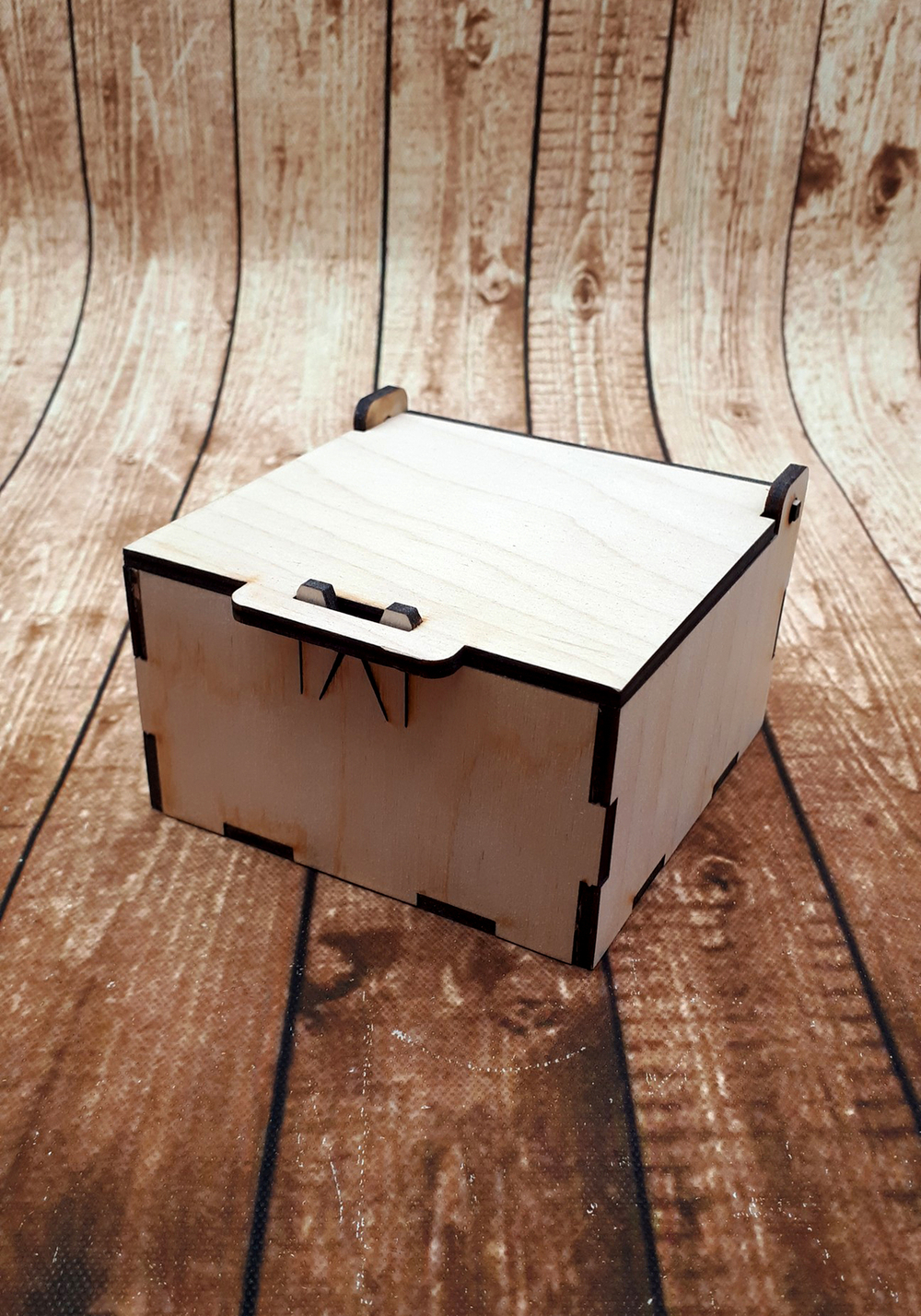 деревянная коробка