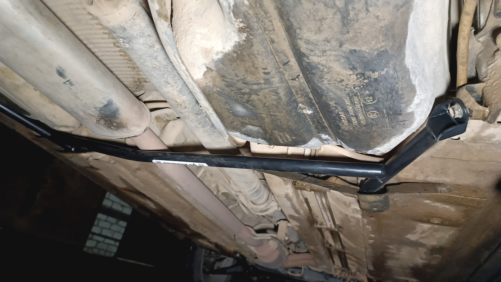 Распорка средняя нижняя Nissan X-Trail 2 T31 (2-го поколения) (ПОД ЗАКАЗ)