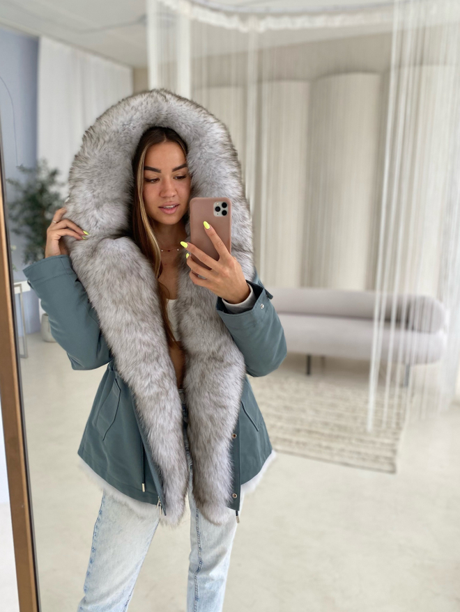 Парка в цвете «морская волна» с мехом песца 70см