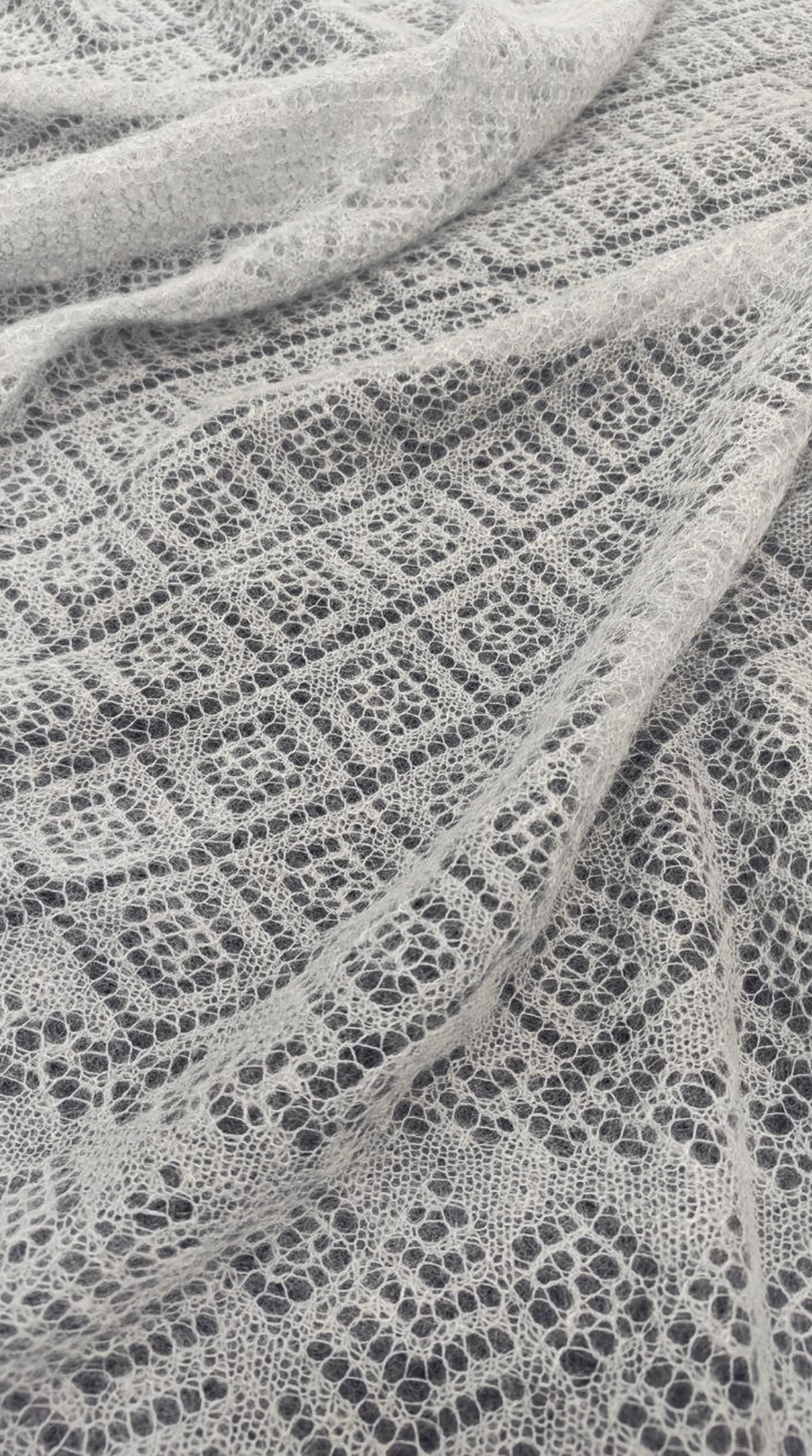 Оренбургский пуховый платок П3-120-03 серый