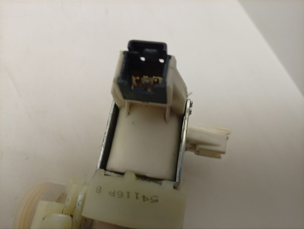 VMUF501B кт19 Клапан подачи воды для стиральных машин Indesit Ariston C00302311 б/у