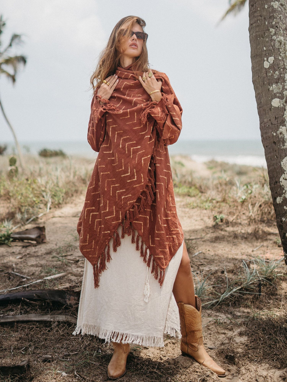 Накидка Chintamani с рукавами (терракотовый)