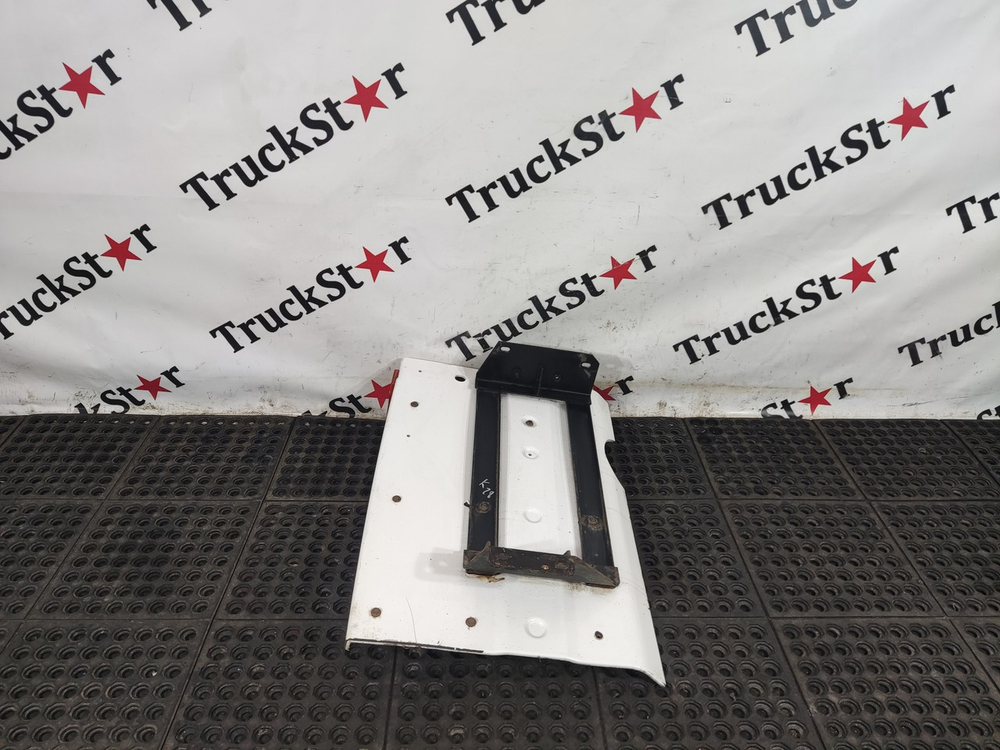 Крыло переднее левое задняя часть