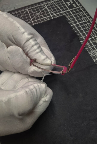 Установка выпавшей, выщелкнутой линзы (пластик ободок, леска)