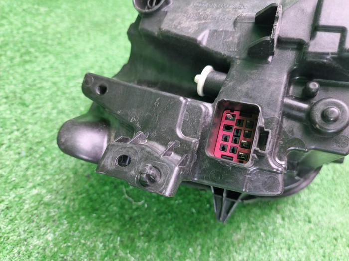 Фара левая Volvo XC60 2 (2021-н.в.) LED