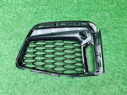 Решетка перед. бампера BMW 7er G11 (19-22) M-paket
