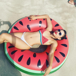 Круг надувной giant watermelon slice