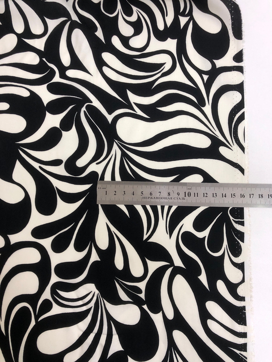 Штапель принт абстракция молочный/черный BST3875