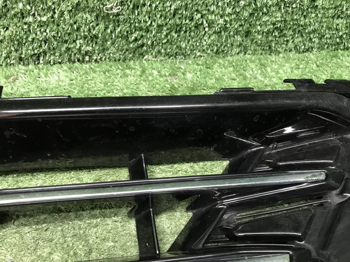 Решетка перед бампера VW Touareg 2 NF 14-18 R-Line