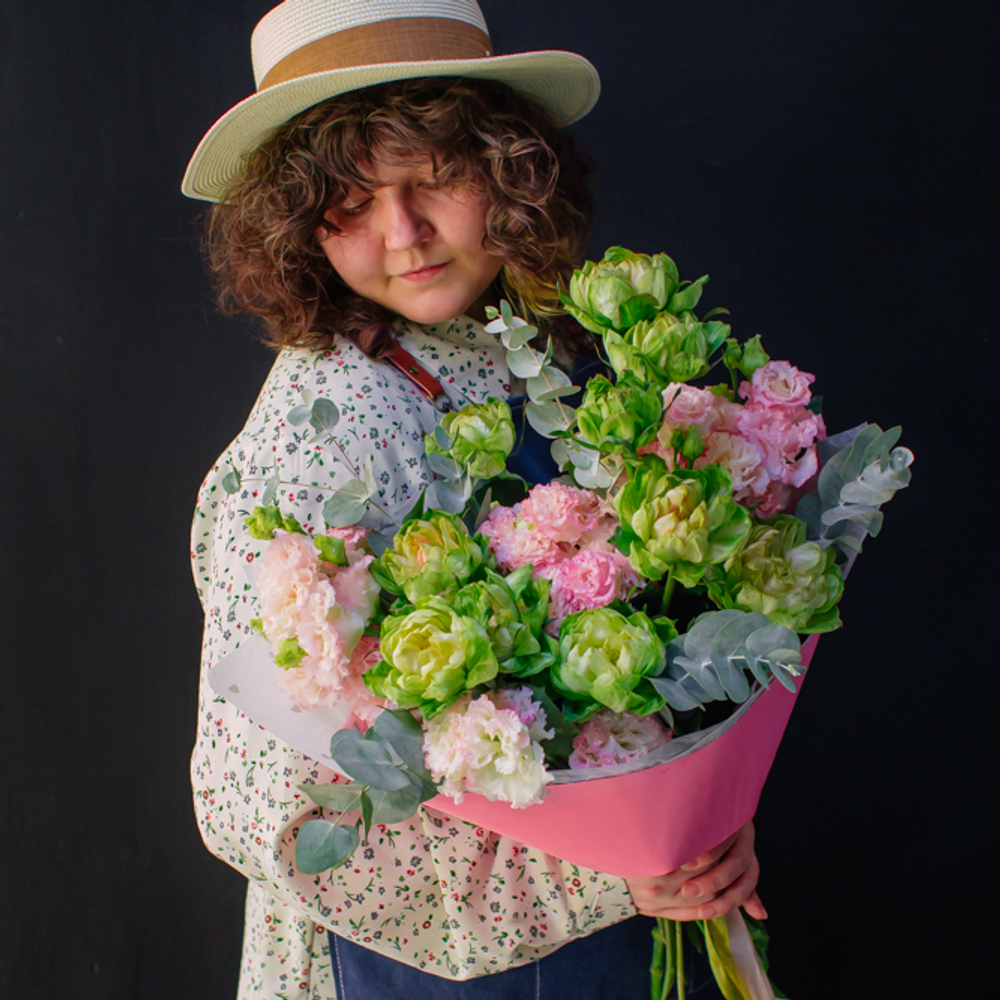 25. Эффектный тропический букет в современном стиле