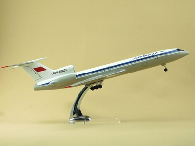 Модель самолета Ту-154М (М1:100, Аэрофлот СССР-85631, шасси)