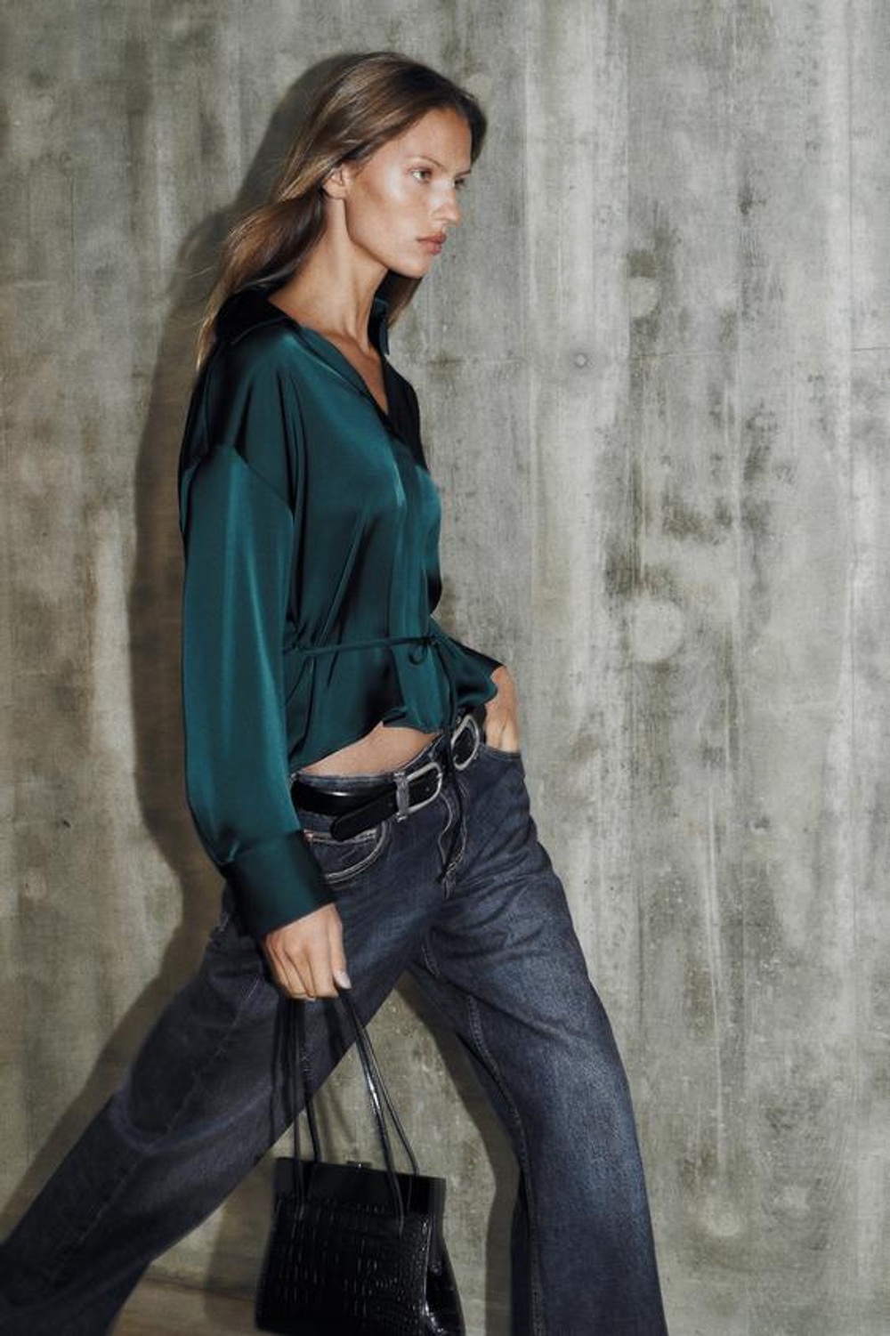 ZARA АТЛАСНАЯ БЛУЗКА С ТОНКИМ ПОЯСОМ, СИНЕ-ЗЕЛЕНЫЙ