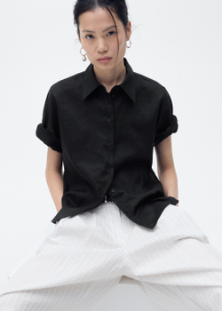 Льняная рубашка с короткими рукавами