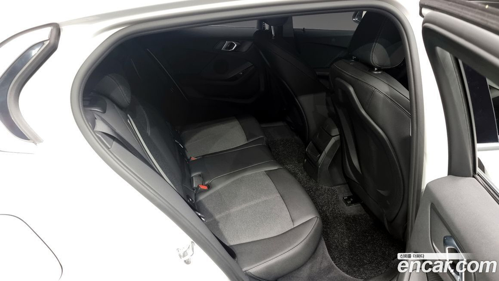 BMW 1 Series (F40) 118d Joy First Editions (06.2020)