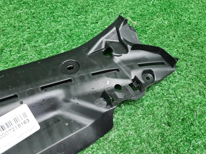 Кожух замка капота BMW 3er G20 (2018-н.в.)