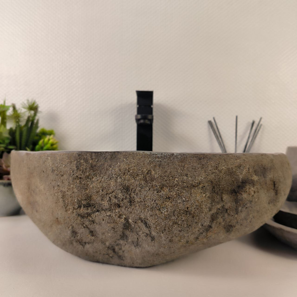 Раковина из речного камня RS-64880 50*46*15 0862