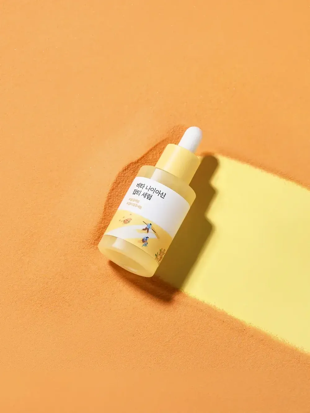 ROUND LAB Сыворотка против пигментации с ниацинамидом Vita Niacinamide Dark Spot Serum (30 мл)