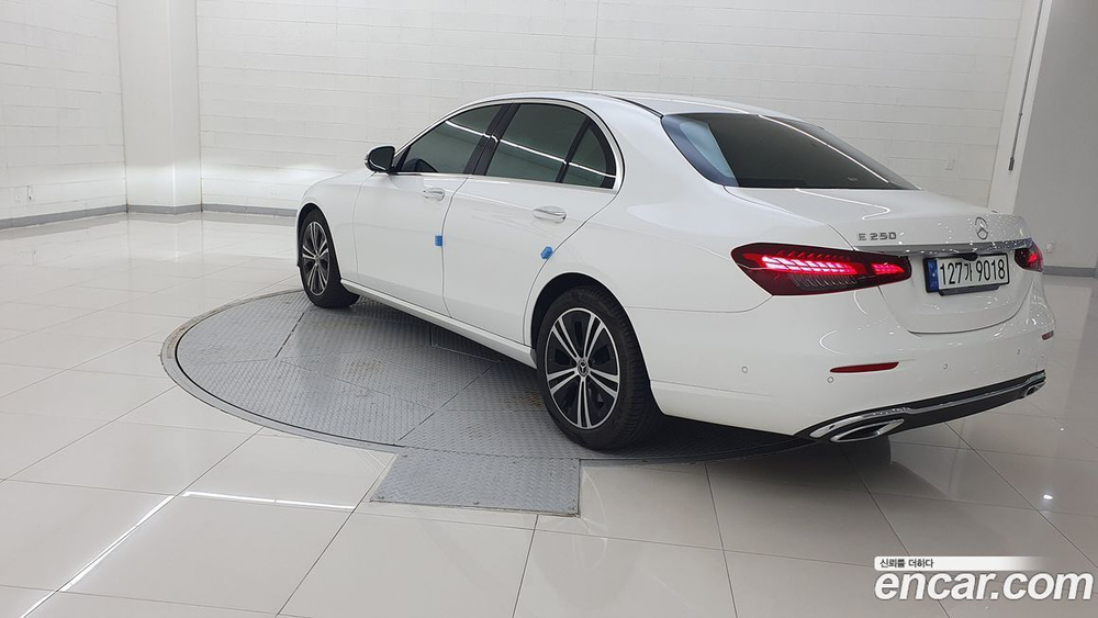 Mercedes-Benz E-Class W213 E250 Avangarde (06.2021)