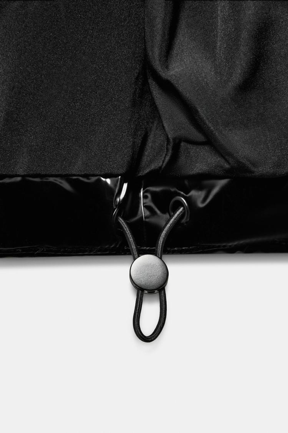 ZARA АНОРАК WATER REPELLENT WINDPROOF С БЛЕСТЯЩИМ ЭФФЕКТОМ, ЧЕРНЫЙ