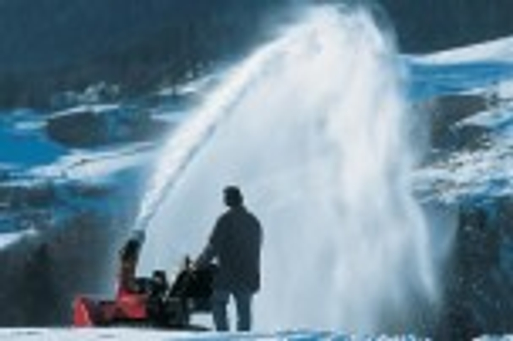 Снегоуборщик бензиновый с двигателем Honda гусеничный HONDA HSM 1380 IE с электростартером HSM1380IK1ETD