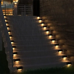 Светильник на солнечной батарее уличный садовый фонарик угловой с датчиком освещенности для подсветки фасадов дорожек сада ступеней и выступов