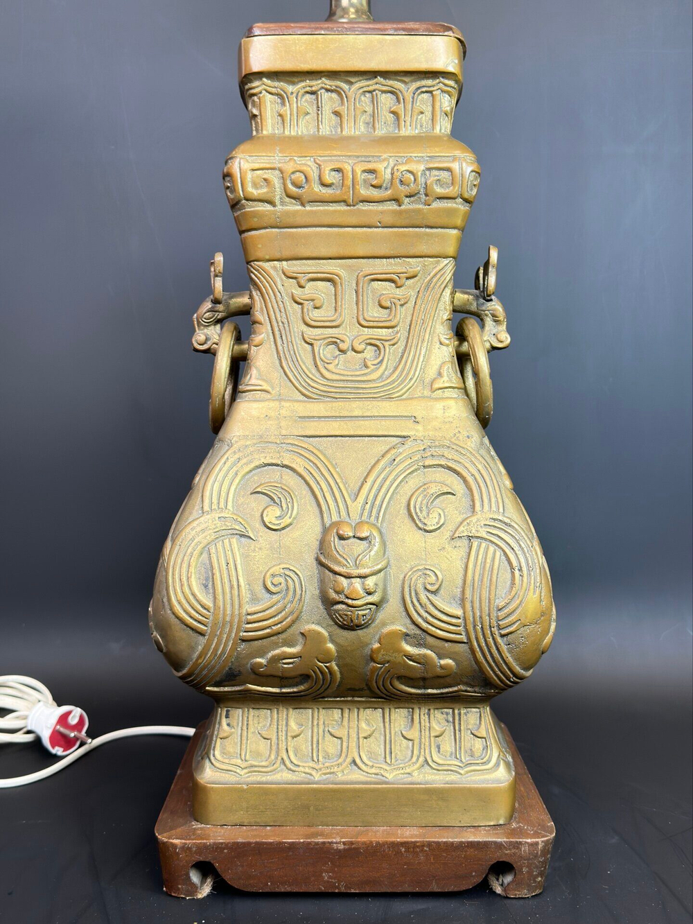 Винтажная лампа в стиле Джеймса Монта