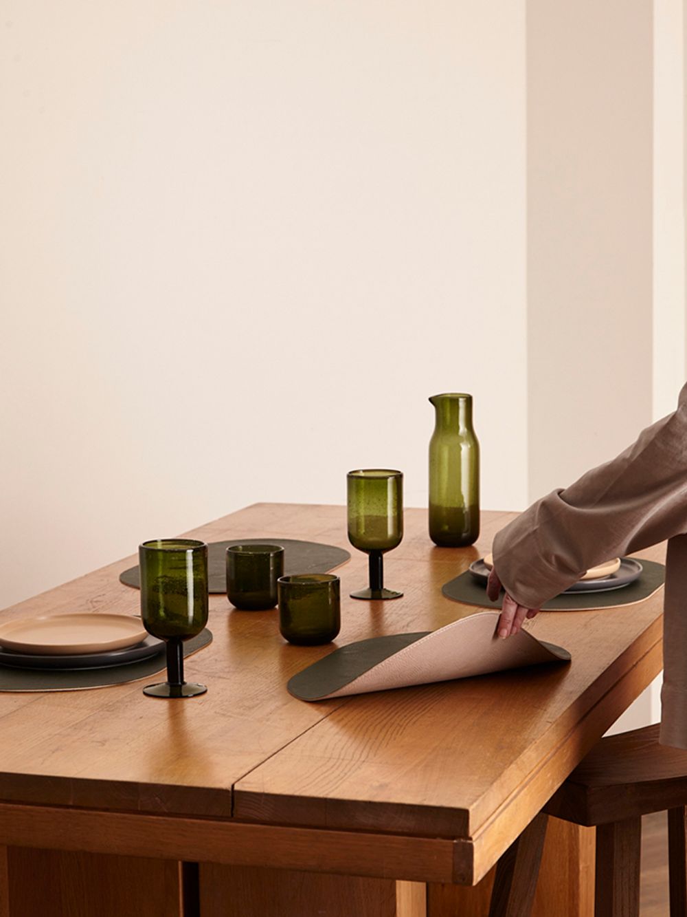 Набор из 4-х двухсторонних сервировочных салфеток Pool, 30х45 см, зеленый/бежевый