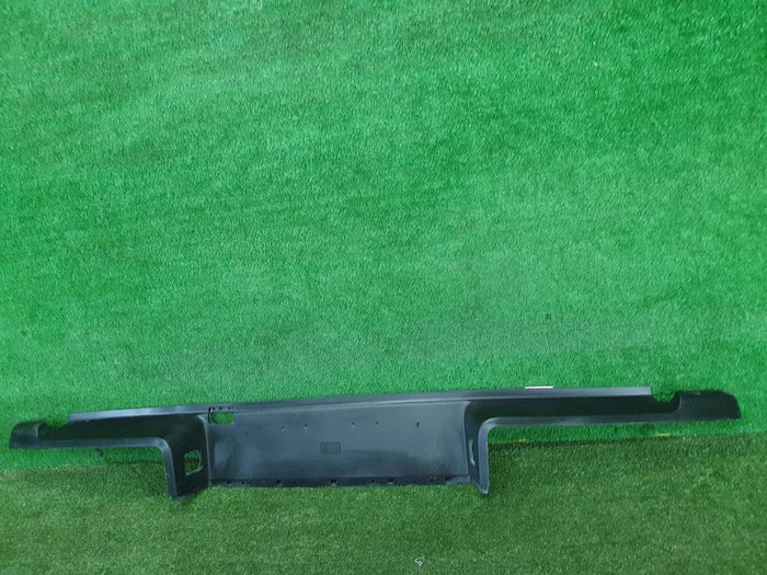 Накладка заднего бампера верхняя Mercedes X W470 (2017-2020)