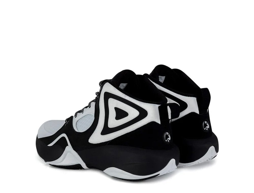 Баскетбольные кроссовки Shaq Radiate