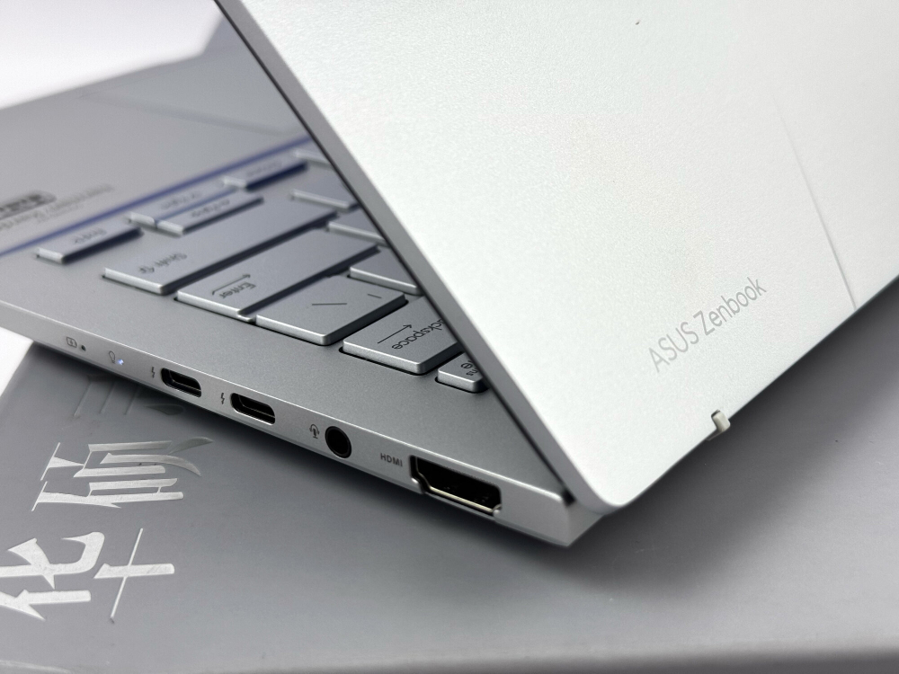 Новый ноутбук ASUS Zenbook UX3402MA185 Ultra 9 185H/32Gb/1Tb/2.8K/120Hz/OLED/Win11/Русско-Английская клавиатура
