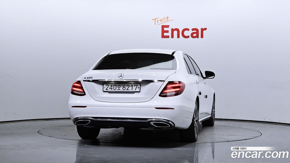 Mercedes-Benz E-Class W213 E300 Avangarde (05.2020)