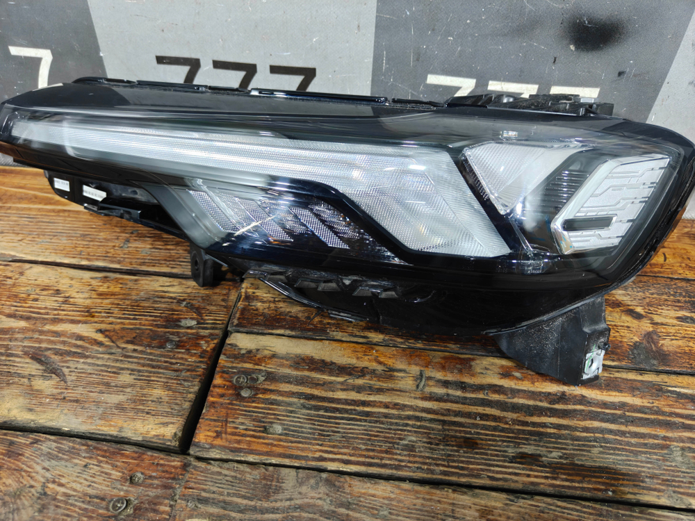 Фара левая LED Changan CS35 Plus 21-нв Б/У Оригинал S111F2805010305AA