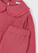 пуловер с брюками