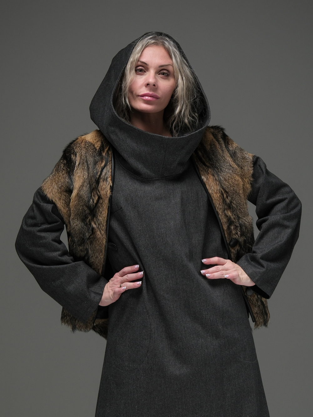 Жилет /мех натуральный кайот