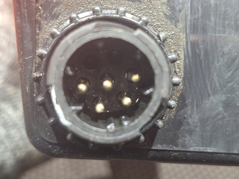 Фонарь задний правый