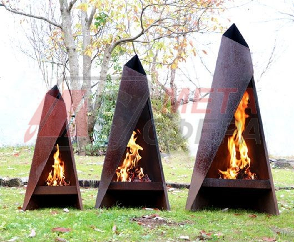 Уличный камин Пирамида