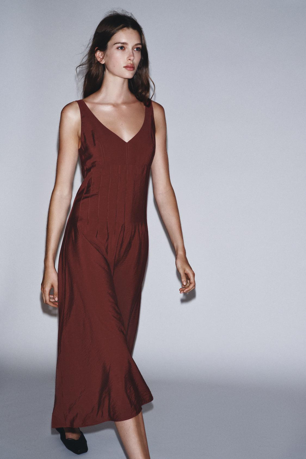 ZARA ПЛАТЬЕ-МИДИ С КУЛИСКАМИ, ГРАНАТОВЫЙ