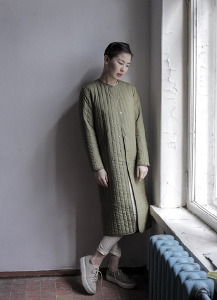 Стеганое пальто миди хаки