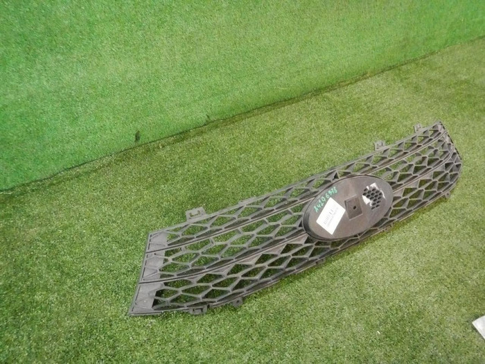 Решетка радиатора Lada Vesta (2015-н.в.)