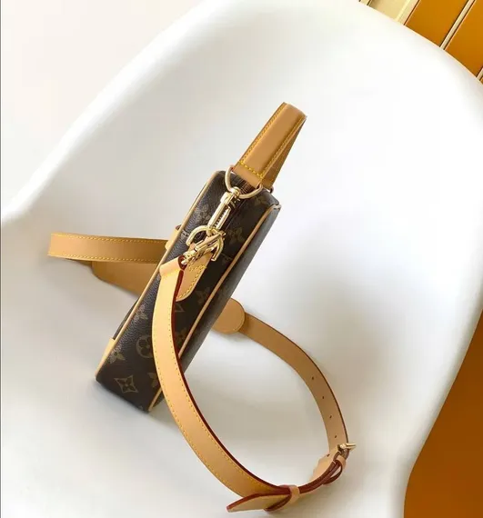 Сумка LOUIS VUITTON DANUBE, коричневый