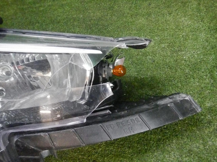 Битая Фара правая Kia Rio 4 (2020-н.в.) галоген