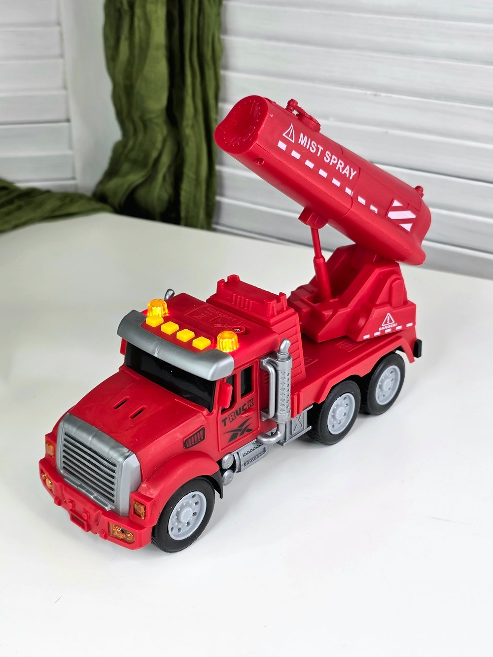 Машинка Пожарная техника со светом и звуком (BHX930)