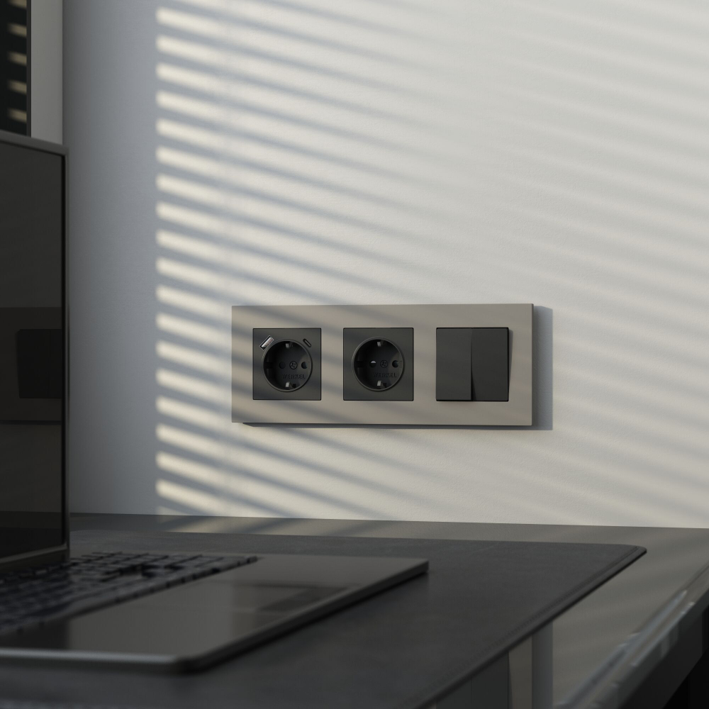 W0032917/ Рамка на 3 поста Slab (дымчатый софт) W0032917