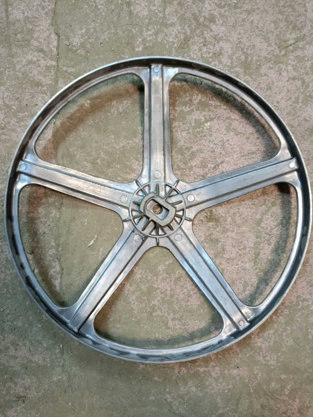 81 Шкив барабана для стиральной машины Electrolux 1249692 б/у