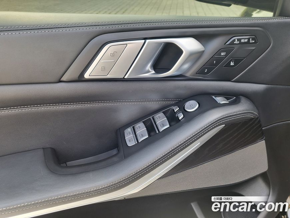 BMW X7 (G07) xDrive 40i Design Pure Excellence 6-и местный (02.2021)