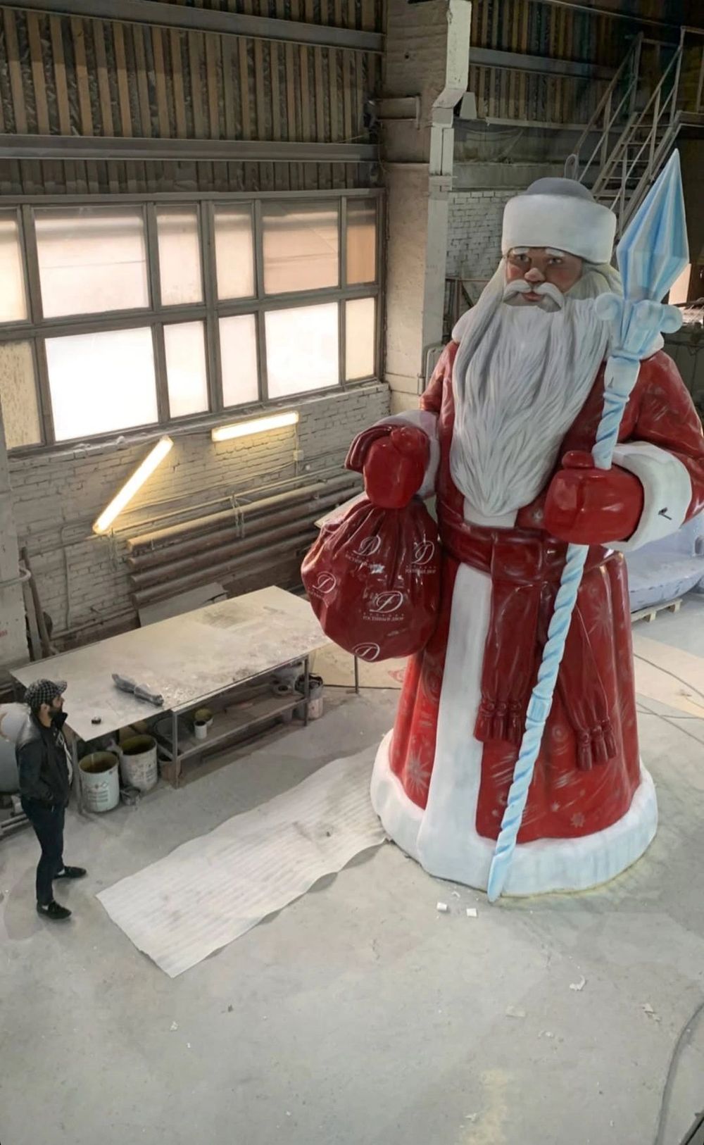 Большие фигуры Дед Мороза и Снегурочки - высота по запросу