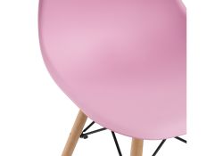 Пластиковый стул Eames PC-015 light pink