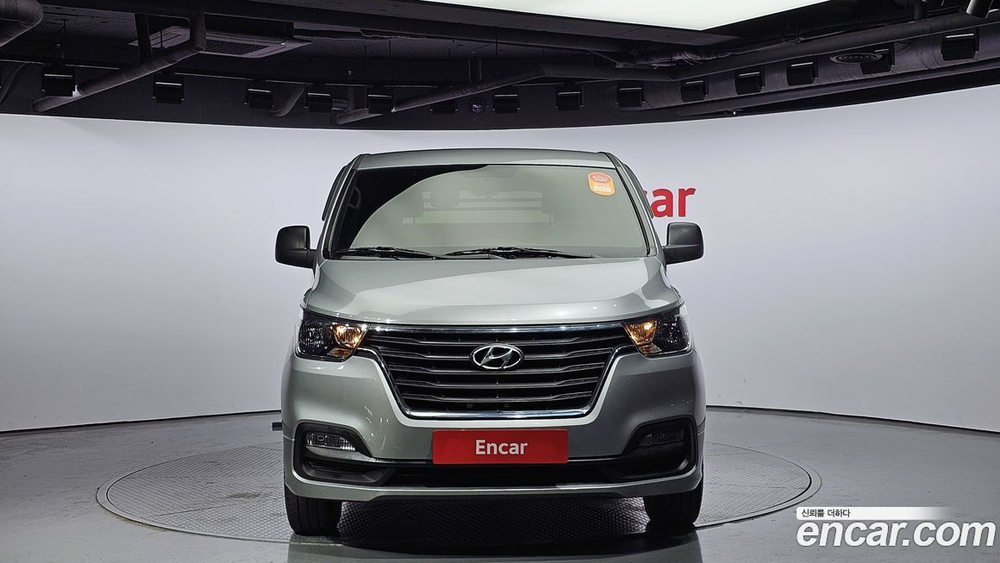 Hyundai The New Grand Starex Van 3-х местный (12.2020)