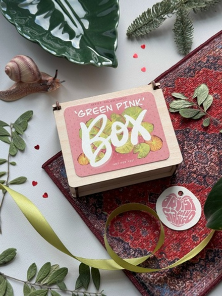 ‘green pink’ box 🍃