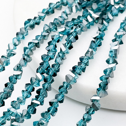 Бусина Треугольник, стекло, цвет морская волна+серебристый, размер около 3*4 мм, цена за нить 36 см